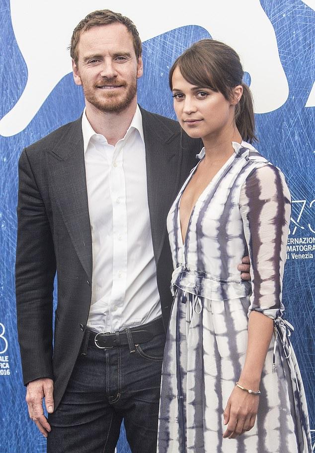 Знаменитая пара, познакомившаяся на съемках в 2014, теперь воспитывает двух сыновей в Лиссабоне.