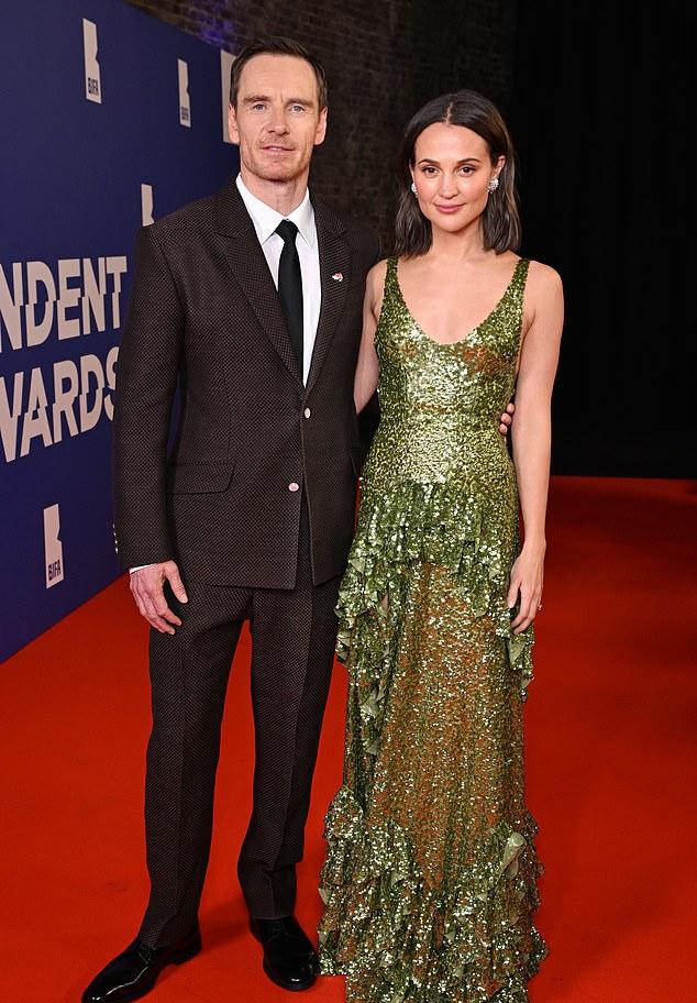 Несмотря на дом, они ведут кочевую жизнь, переезжая между четырьмя странами ради работы.