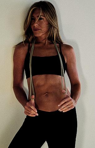 Актриса поделилась видео в Instagram, рассказав о своем восторге от тренировки PVOLVE, которая ей идеально подходит.