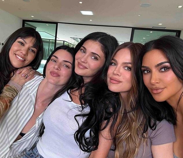 Сестры Кортни, Кендалл, Кайли и Ким, вероятно, не появятся в сериале.