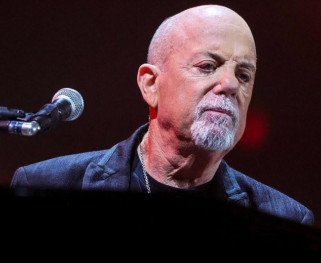 Кристи Бринкли успокоила фанатов относительно здоровья своего бывшего мужа Билли Джоэла, написавшего для нее хит Uptown Girl