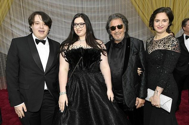 Аль Пачино и Беверли Д’Анджело сохраняют тесную связь и остаются чрезвычайно близкими спустя более 20 лет после их разрыва