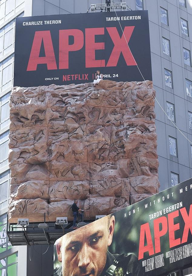 Южноафриканская актриса преодолела боязнь высоты, добившись успеха.