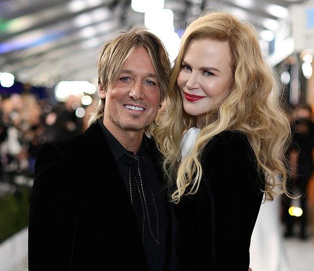 Николь делит воскресенье и веру с бывшим мужем, австралийским кантри-певцом Китом Урбаном, 58 лет. Пара была замечена в 2022 году.