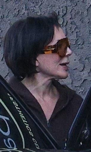 На фоне слухов о недовольстве звездного менеджера стоимостью $100 000 пластической операции, она отправилась в спа.