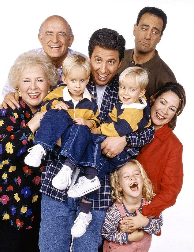 Наиболее известна роль в популярном ситкоме "Все любят Рэймонда" (1996-2005) с Рэем Романо.