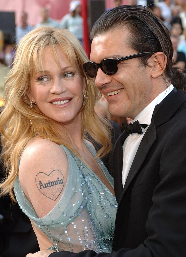 Разведенный в 2015 году 65-летний испанский актер был женат на голливудской актрисе с 1996 года.