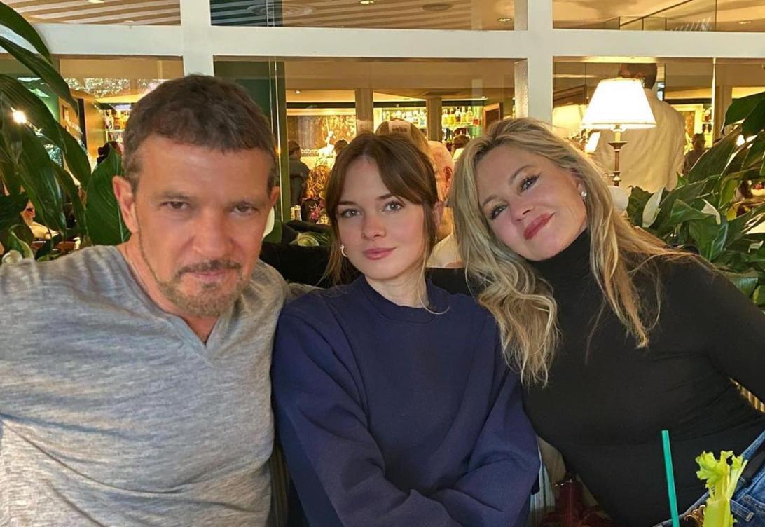 Мелани Гриффит, бывший муж Антонио Бандерас и их дочь Стелла.