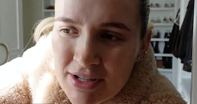 В пятницу в своем влоге Молли-Мэй рассказала о пожаре в их доме в Чешире.