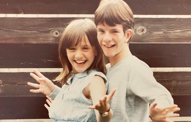 МакЭвой поддержал бывшую жену Энн-Мари Дафф после смерти ее брата Эдди.