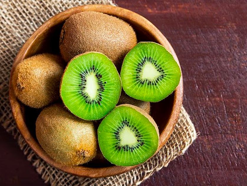 Как киви меняет наше тело (и почему его стоит есть с кожурой)