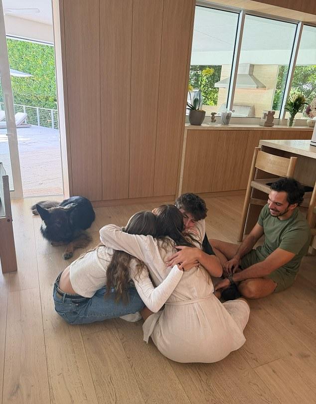 Звезда Garnier и 36-летний профессор джиу-джитсу поженились 3 декабря во Флориде, спустя четыре года после найма для обучения детей и себя.