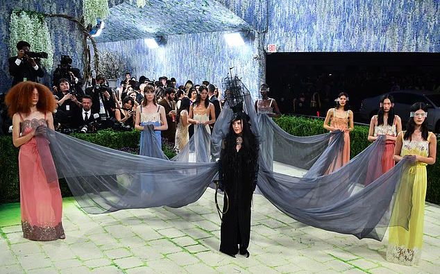 Худшие наряды Met Gala 2026: модный бал или карнавал?