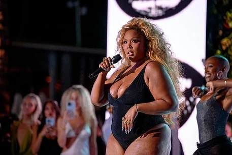 Lizzo обрушилась на критиков после провала ее «камбэк-альбома»