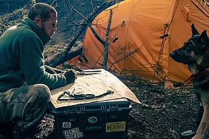 Брэд Питт предстал в совершенно новом образе для своего следующего фильма – суровой истории выживания «Сердце зверя»