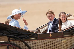 Кейт Миддлтон появилась на параде Trooping the Colour в субботу в пудрово-голубом наряде