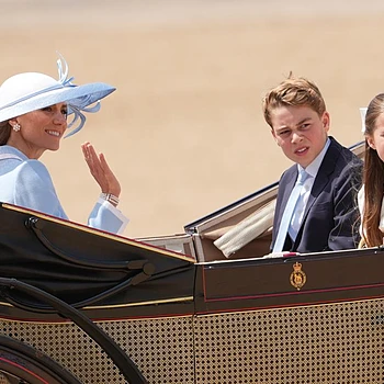 Кейт Миддлтон появилась на параде Trooping the Colour в субботу в пудрово-голубом наряде