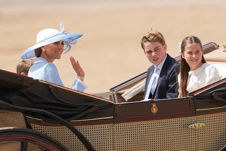 Кейт Миддлтон появилась на параде Trooping the Colour в субботу в пудрово-голубом наряде