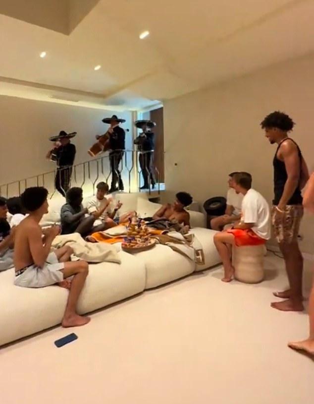 [img-190997]