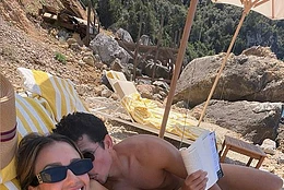Джессика Альба продемонстрировала идеальную фигуру в бикини во время романтического отпуска в Италии