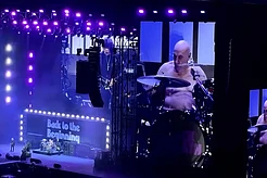 Барабанщик Black Sabbath Билл Уорд теперь в основном передвигается в инвалидном кресле