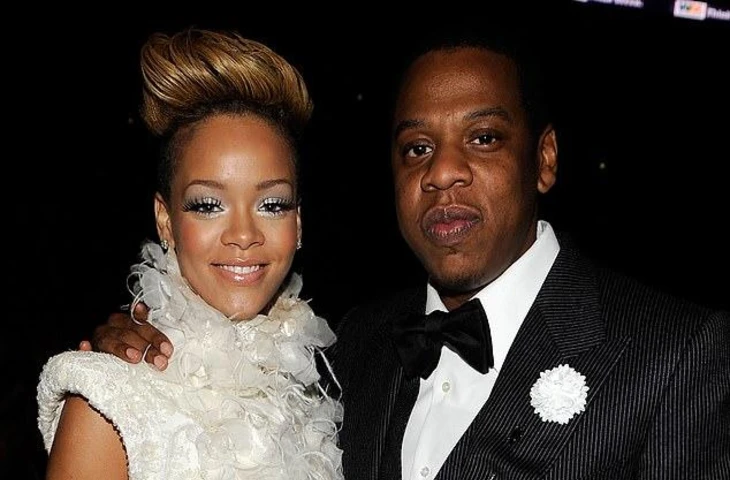 Рианна замечена в Нью-Йорке по пути на концерт Jay-Z на стадионе Yankee Stadium в воскресенье