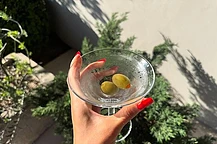 Кайли Дженнер поделилась в Instagram новой серией откровенных фото