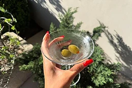 Кайли Дженнер поделилась в Instagram новой серией откровенных фото