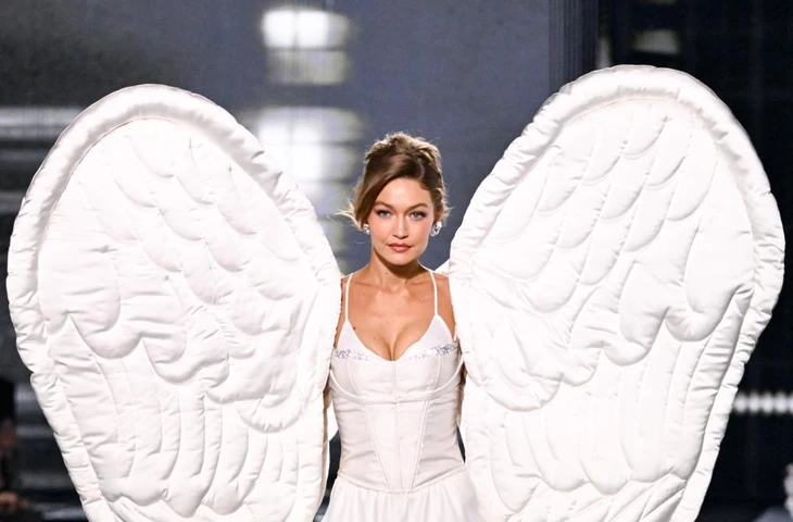 Показ Victoria’s Secret меняет локацию