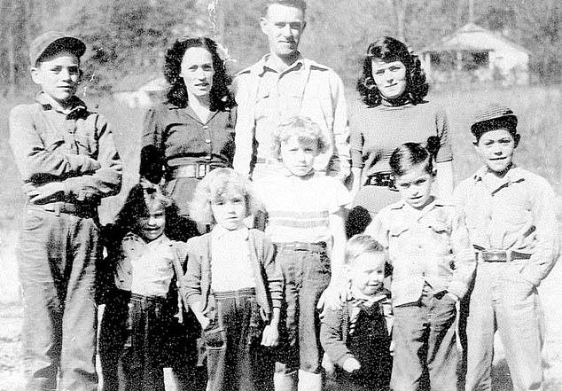 Долли Партон постигла новая тяжёлая утрата: скончался её брат Кой «Денвер» Партон
