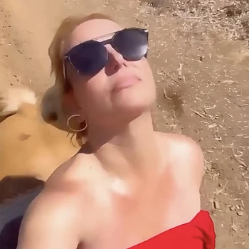 Упс! Она сделала это снова