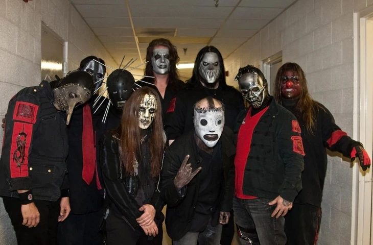 Гитарист Slipknot Джим Рут поделился загадочной запиской с фанатами после сообщений об увольнении его коллеги по группе Сида Уилсона из легендарной хэви-метал группы