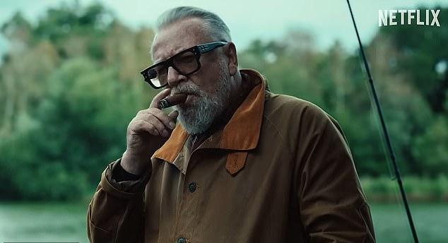 Рэй в сериале "Джентльмены" (Netflix), сезон 2. Играет Бобби Гласса. В ролях: Тео Джеймс, Кая Скоделарио.
