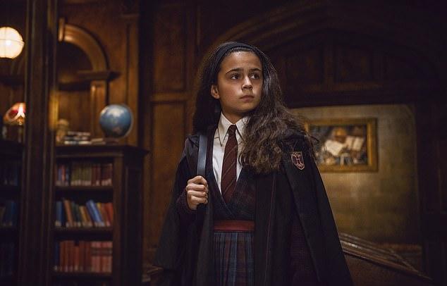 Вышел второй трейлер долгожданного сериала о Гарри Поттере, дающий представление о бурных первых неделях юного волшебника в Хогвартсе