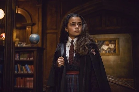 Вышел второй трейлер долгожданного сериала о Гарри Поттере, дающий представление о бурных первых неделях юного волшебника в Хогвартсе