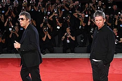 Объединительный тур Oasis «Live in 25» принёс каждому из братьев Галлахер около 100 миллионов фунтов стерлингов, и в следующем году должен состояться ещё один тур