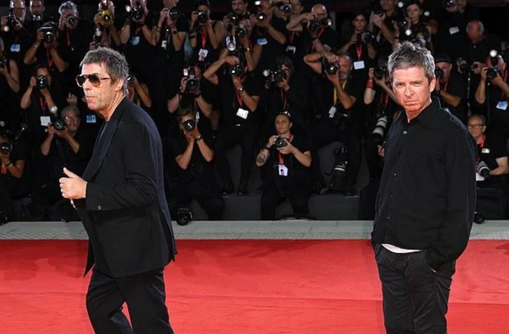Объединительный тур Oasis «Live in 25» принёс каждому из братьев Галлахер около 100 миллионов фунтов стерлингов, и в следующем году должен состояться ещё один тур