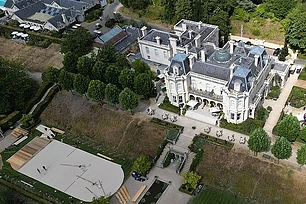 Том Холланд и Зендая, по сообщениям, планируют оборудовать в своем доме климатическую комнату для хранения ее свадебного платья, сшитого на заказ, стоимостью £200 000