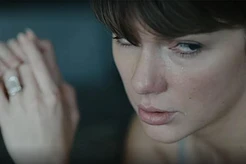 Тейлор Свифт привлекла Дакоту Джонсон и Колина Фаррелла для клипа “Patient Zero”, премьера которого состоится на церемонии MTV Video Music Awards 2026 в воскресенье