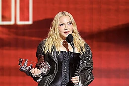 «Люди были обеспокоены»: странное поведение Мадонны за кулисами MTV VMA 2026 вызвало тревогу у коллег