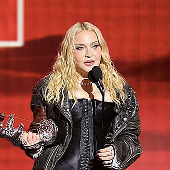 «Люди были обеспокоены»: странное поведение Мадонны за кулисами MTV VMA 2026 вызвало тревогу у коллег