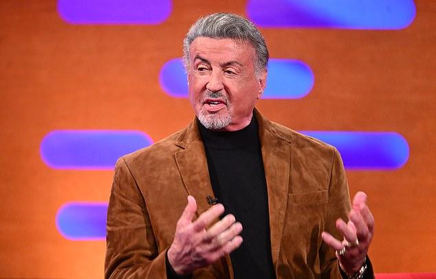 Сильвестр Сталлоне утверждал, что пытался выкупить свой первый фильм о Рэмбо, чтобы «сжечь его», потому что картина была «настолько ужасна»