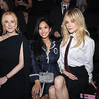 Николь Кидман выглядела стильно, посетив показ мод Victoria’s Secret в студии Sony Pictures в Калвер-Сити, Калифорния, в воскресенье