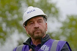 Ник Ноулз выразил «разочарование» в связи с закрытием шоу DIY SOS после 26 лет в эфире в рамках широко разрекламированного плана BBC по экономии £500 млн